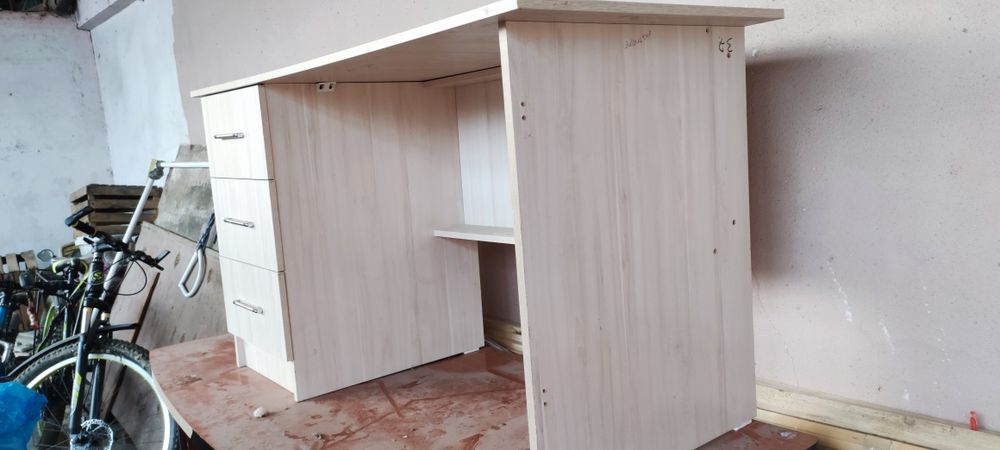 Стол компьютерный