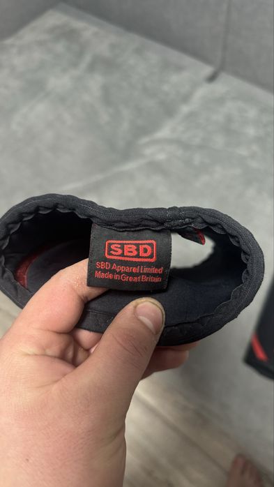 Продам наколенники sbd