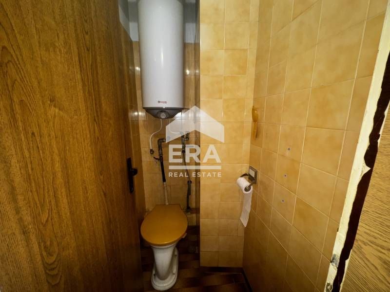 ЕКСКЛУЗИВНО! Двустаен апартамент за ремонт в кв. Възраждане 1,Варна !