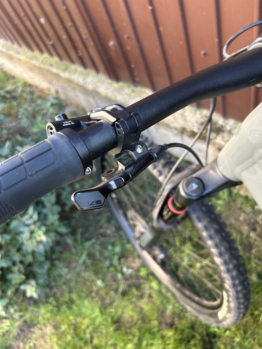 Bicicleta focus thron