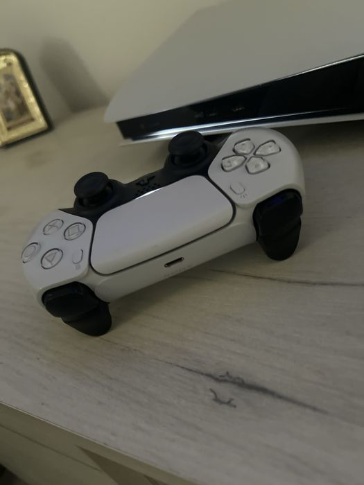 Playstation 5 slim 1 TB+ 2 controllere