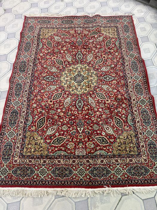 Ковер шерстяной в хорошем состоянии