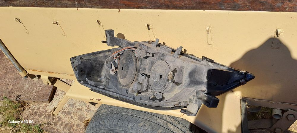 Фар за  Нисан Примера П-12 /Nissan Primera P-12