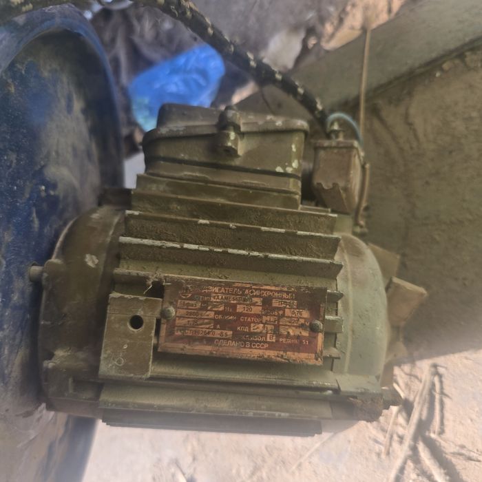 4 генератора все отдам за 20000