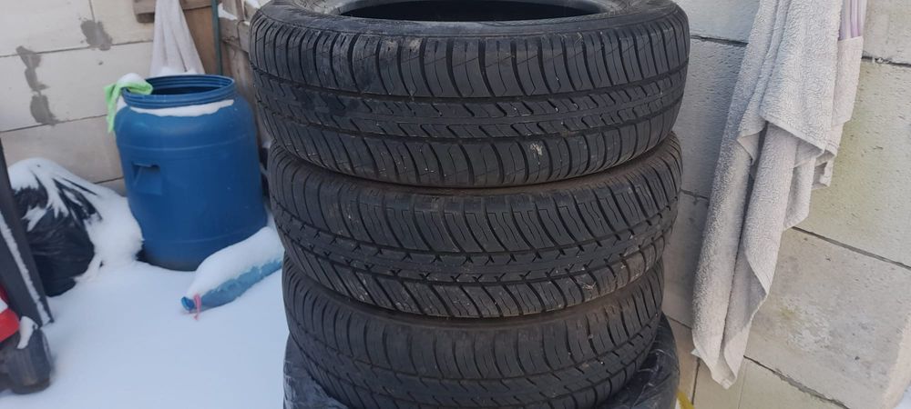 Cauciucuri  R14 aproape noi