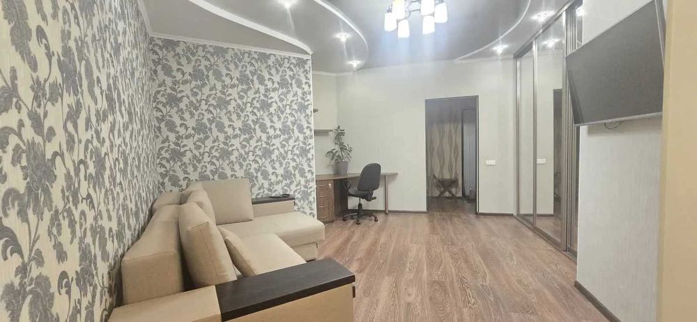 Дава се под наем Двустаен апартамент в София, Зона Б-18 - 65 кв.м за 548.25 € - Снимка #2