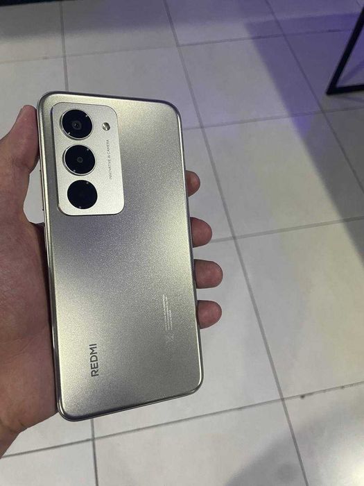 Redmi 15 srochno sotiladi