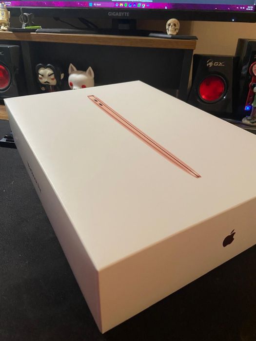 Macbook Air M1 13”, in GARANTIE Flanco+cutie+facturi+mouse Lenovo