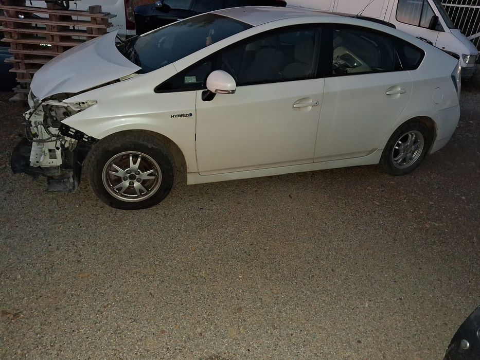 Тoyota Пrius 1.8 vvt-i hybrid / Тойота Приус 1.8 ввт-и хибрид