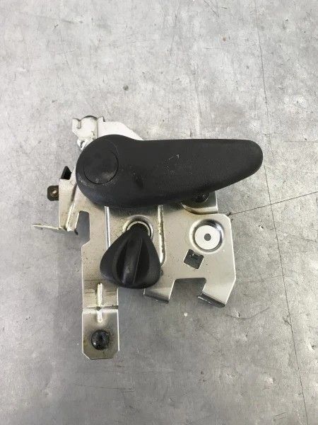 Maner usa laterala Opel Vivaro A 2012 cod 8200904015