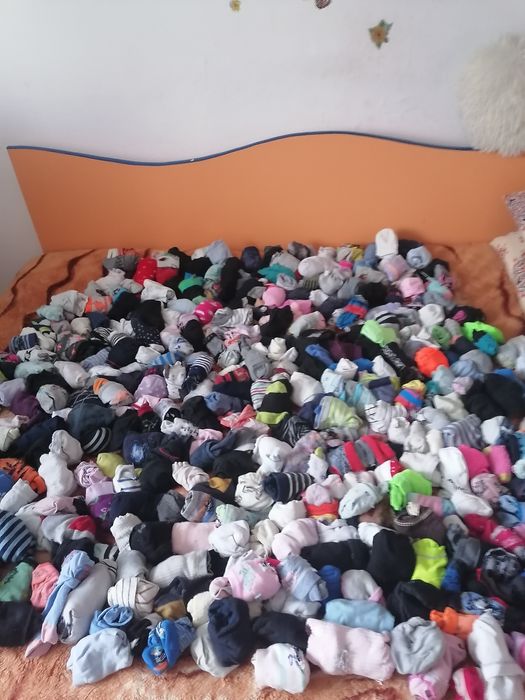 OFERTA : 370 perechi de ciorapi pentru copii