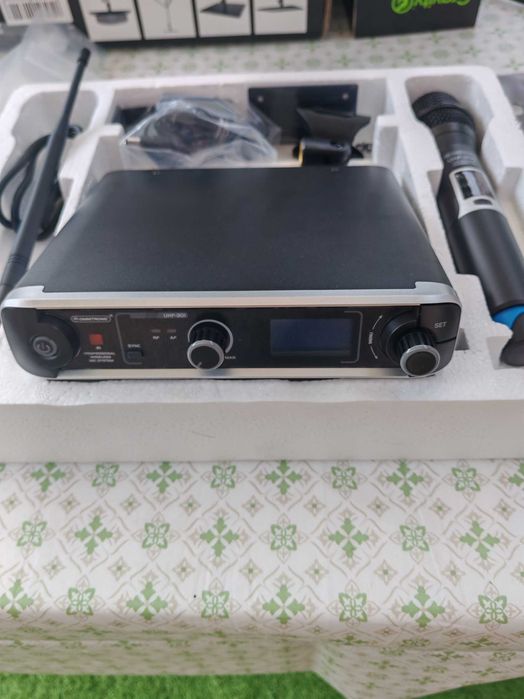 SET Boxa YAMAHA+Mixer Allen&Heath+Microfon -Nu RCF,Dynacord,QSC,EV,LD,FBT,HK- ,stative,lumini