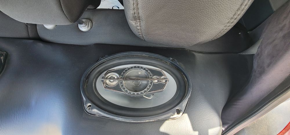 Продаётся колонки pioneer 600W