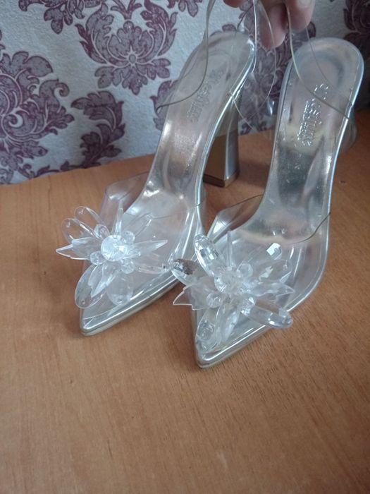 xrustal  billur tufli