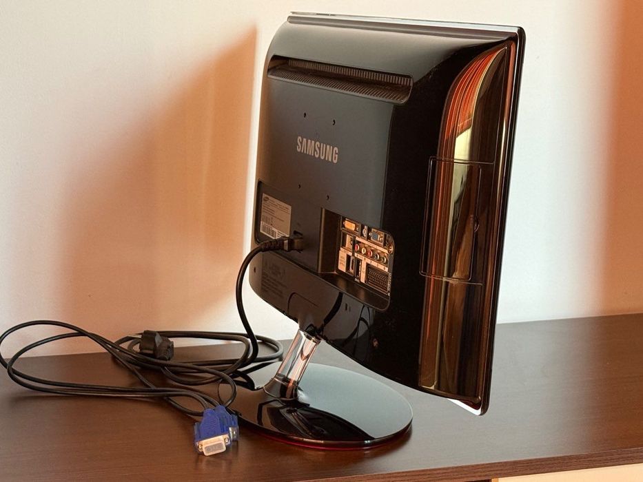 Монитор/Телевизор Samsung SM-P2270HD – Full HD 21.5 ”