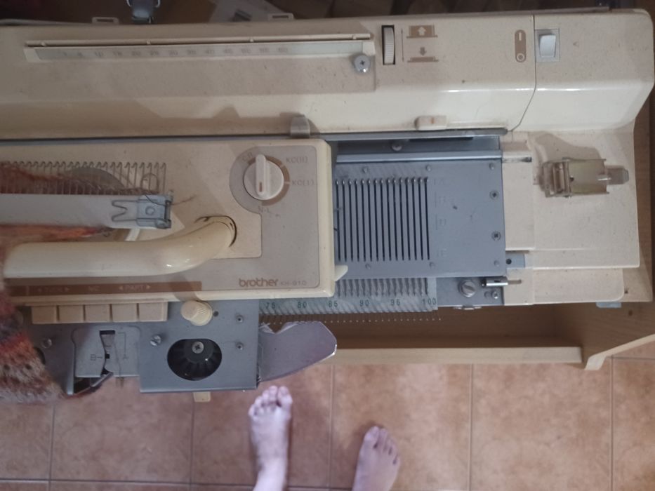 Mașină de tricotat Brother Electroknit KH-810, completă – Giarmata Vii