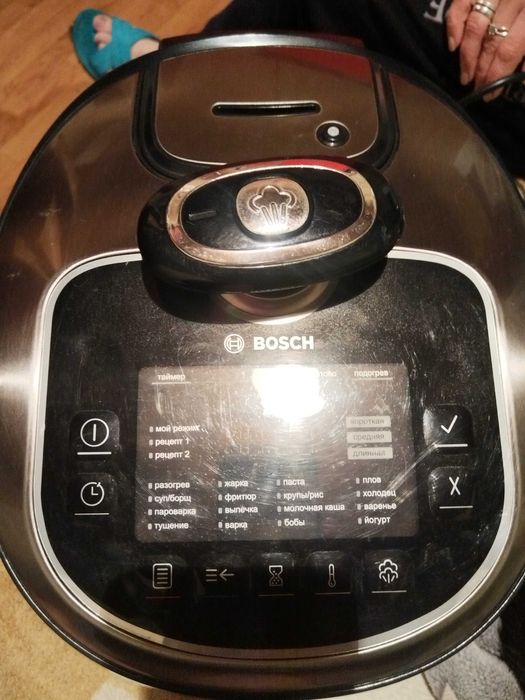 Продаю мультиварку-скороварку Bosch MUC88B68RU/01