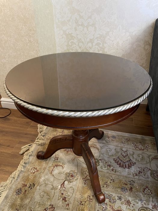 Комод и журнальный стол