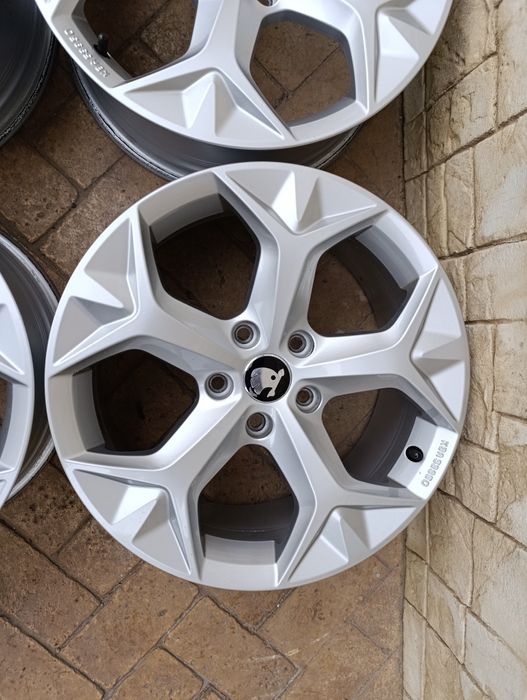 Нови джанти за Шкода 5х112 17  цола