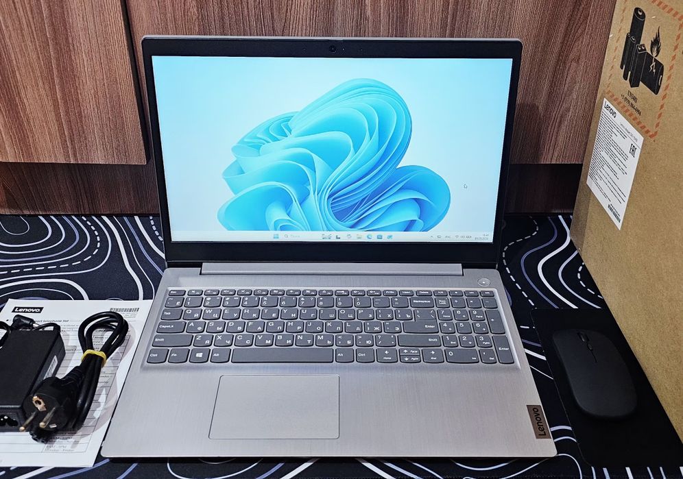 Lenovo IDIAPAD 15 Ultra slimBook!