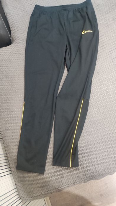 Анцуг nike и панталони