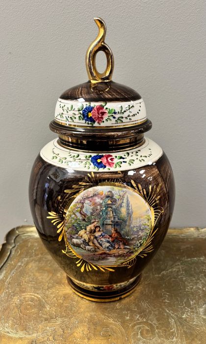 Голяма ваза/урна от колекцията H. Bequet, Quaregnon