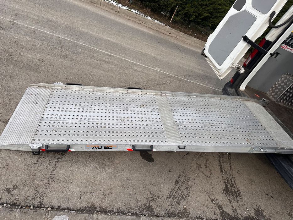 De vânzare rampă aluminiu pt rastele sau persoane cu dizabilități.