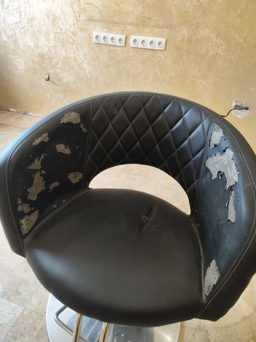 Парикмахерское кресло