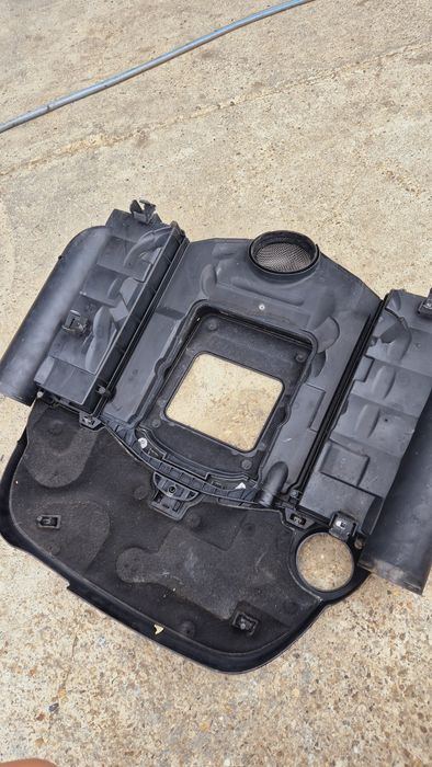 Декоративен капак за Мерцедес V6 бензин или дизел