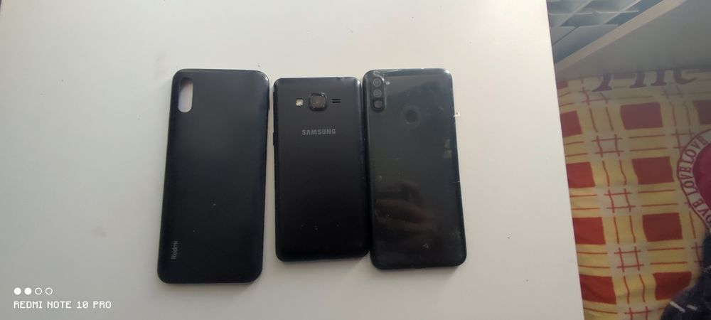 Продам 2 крышки и телефон