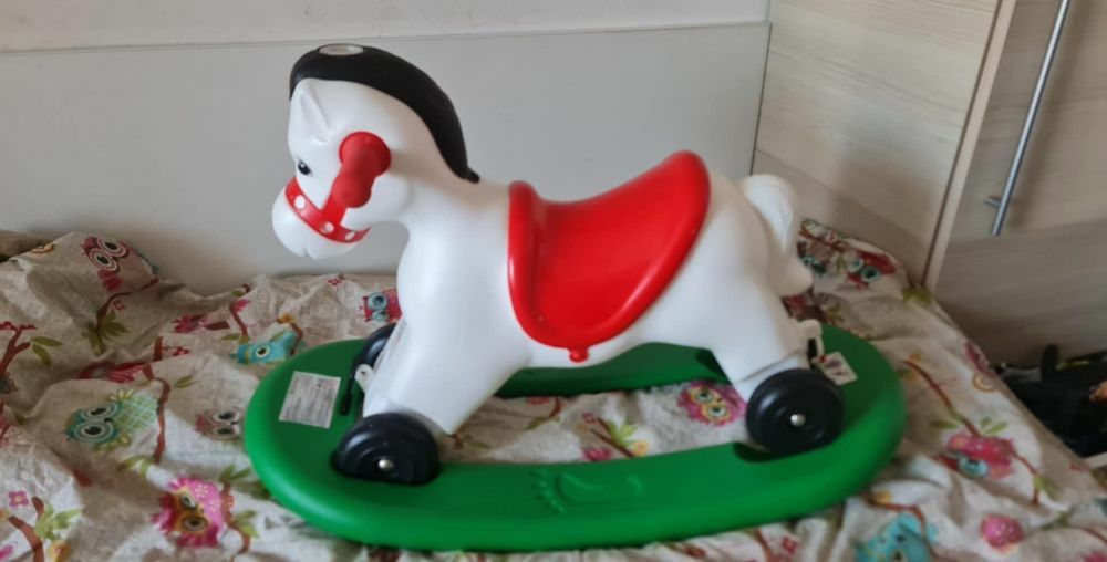 Calut cu roti si balansoar