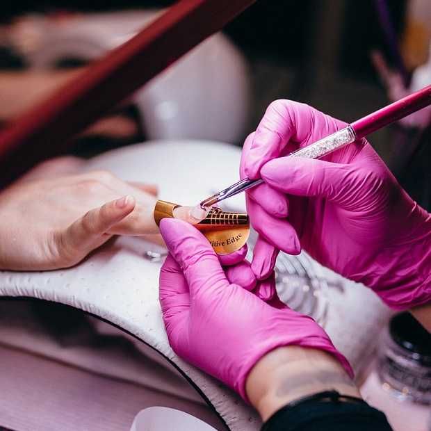 Curs video manichiura/pedichiura profesionala,