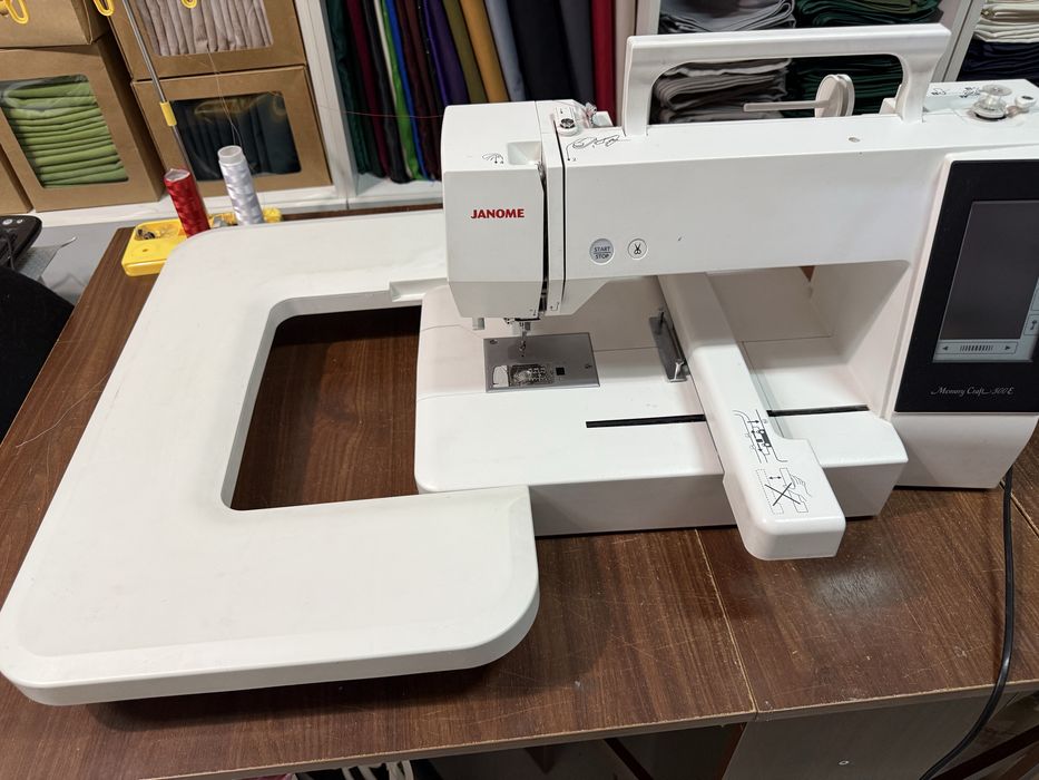 Вышивальная машина Janome Memory Craft500E бу