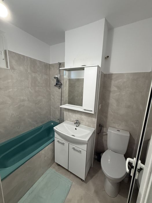 Vând apartament complet renovat și mobilat premium, etaj 3, direct proprietar