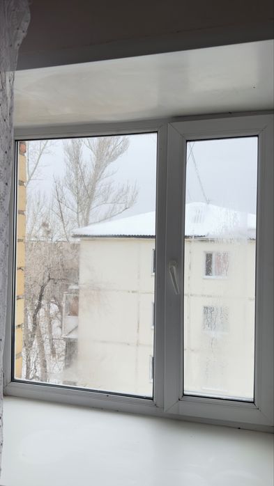 продаются пластиковые б/у окна.
