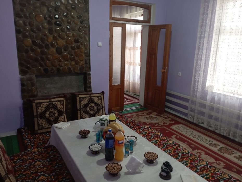 6 sotix 4 xona oshxona vana Hojatxona lari bor honalar imulsa qilingan