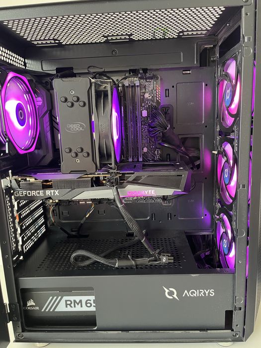 Pc Gaming functioneaza perfect , monitor Dell 144 Hz, casti ,tastatura