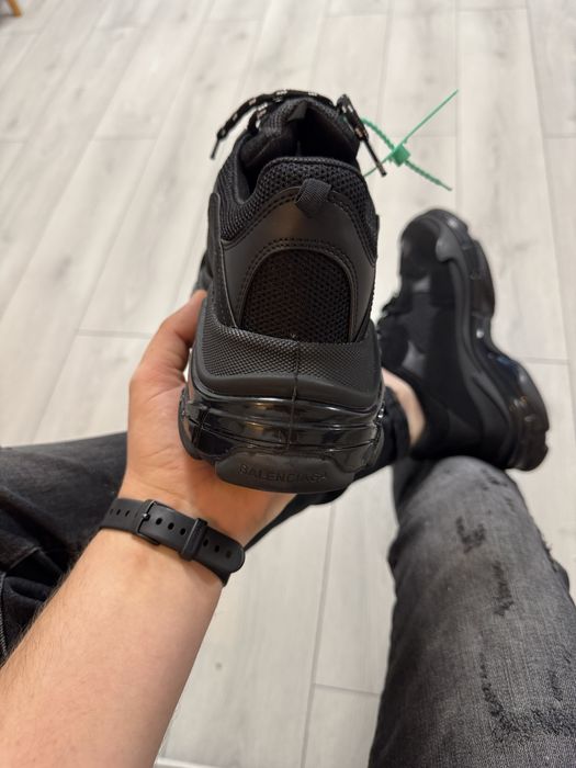 Adidasi Unisex Balenciaga Triple S Negru!