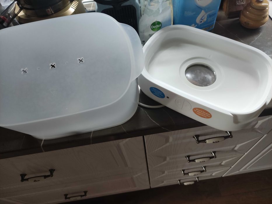 Стерилизатор и уред за затопляне на храна и мляко Tommee Tippee