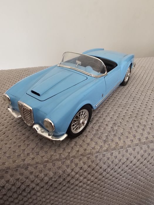 Macheta metalica Lancia Aurelia b24 spider burago scara 1:18