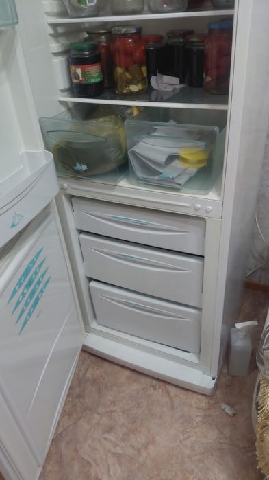 Продам холодильник Stinol б/у.