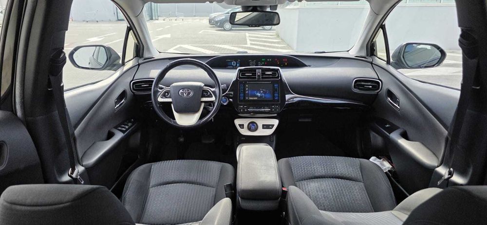 Toyota Prius Gen 4 (2016) – Baterie Hibrid Nouă (Schimbată Toyota 2026), CASCO 1 An, RCA 2027