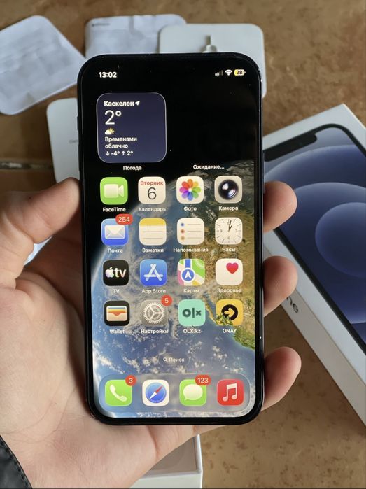 Продам iPhone 12