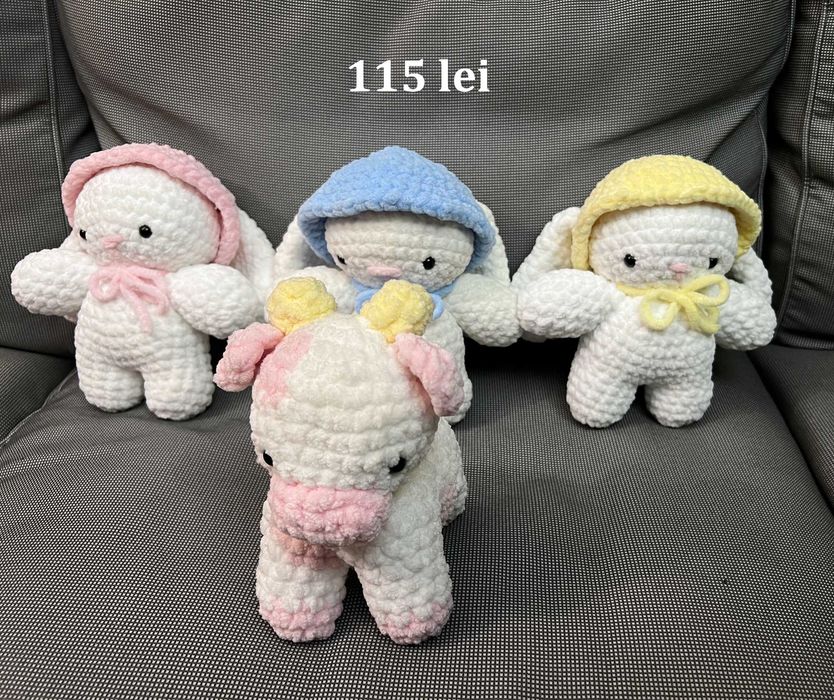 Jucării de pluș lucrate manual