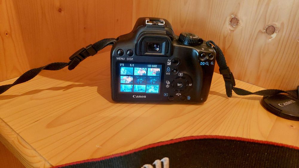 Фотоапарат Canon 1000 D