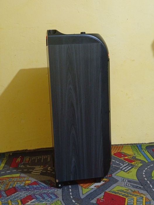 Vand boxa portabila cu roți