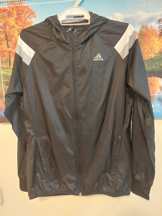 Adidas оригинална ветровка.