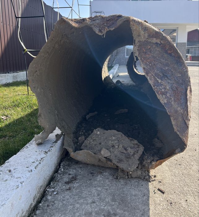 Țevi metalice gigant