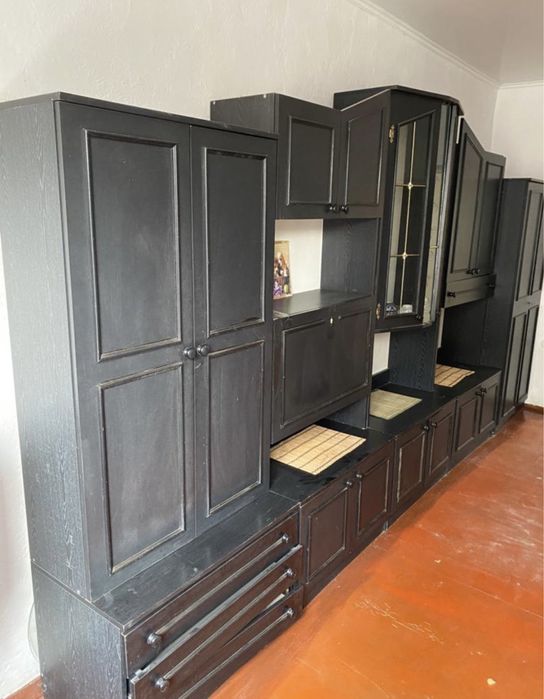 Сервант б\у в хорошем состоянии