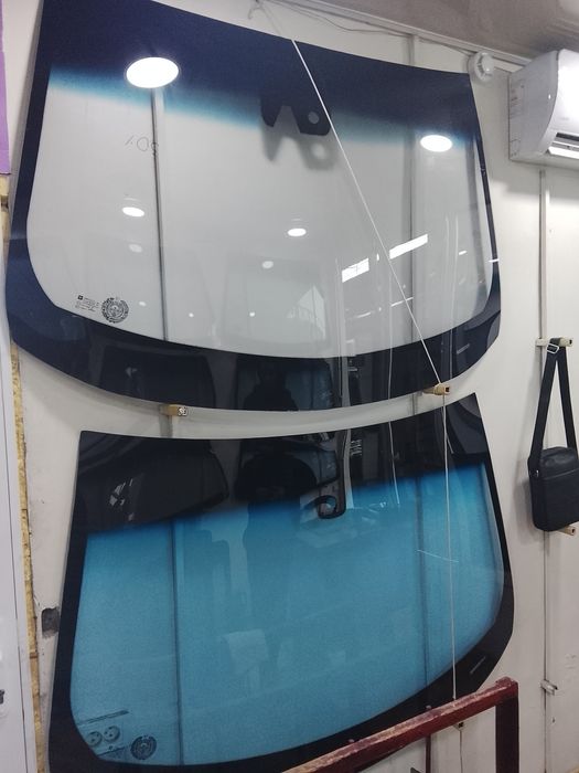 Avto oyna.   Steklo olami.